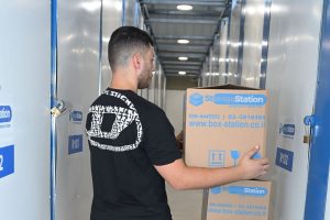 עמדת אריזה בכתבה של כל רגע